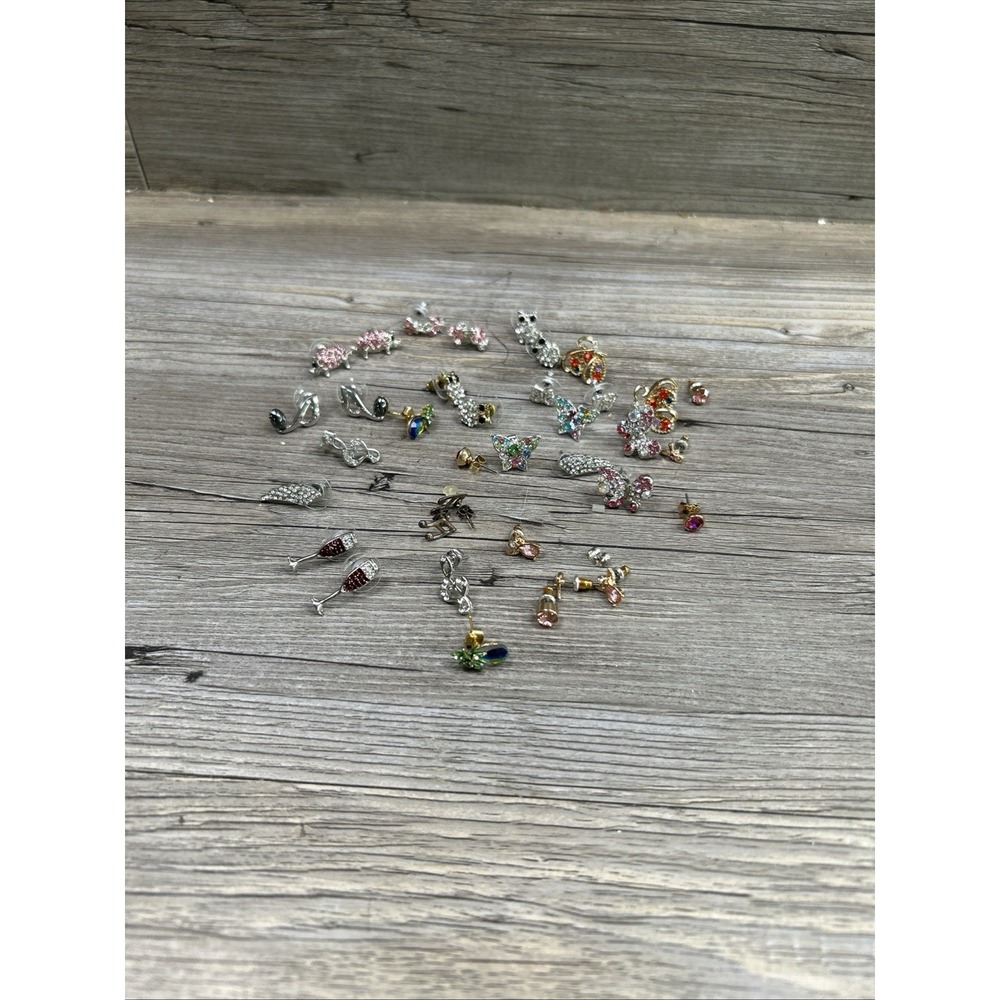 Lot of 18 Pairs‎ of Earrings Various Styles